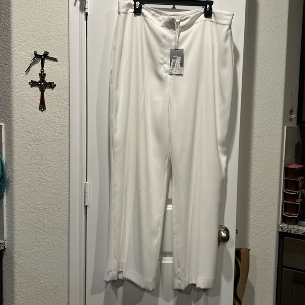 NWT. Ladies wide leg dress pants by Preston & York. Cream color and Size 18.